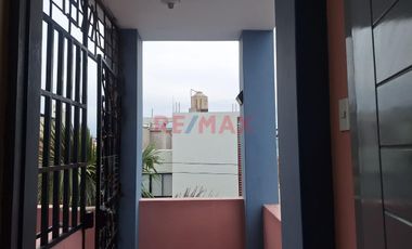 Alquilo Departamento 3Er Piso 150M2 Mas Azotea Urb. Los Jardines