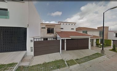 CASA EN VENTA EN RESIDENCIAL LAS CUMBRES, XALAPA, VERACRUZ.