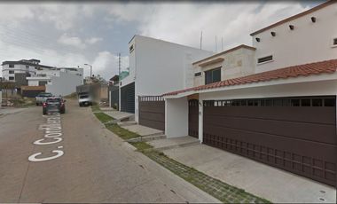CASA EN VENTA EN RESIDENCIAL LAS CUMBRES, XALAPA, VERACRUZ.