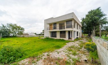 PROPIEDAD EN VENTA - 859MTS - LATACUNGA