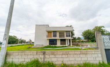 PROPIEDAD EN VENTA - 859MTS - LATACUNGA