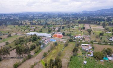 PROPIEDAD EN VENTA - 859MTS - LATACUNGA