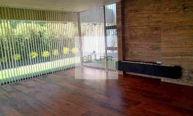 CASA EN VENTA EN PROVIDENCIA, MODERNA, FINOS ACABADOS, AMPLIOS ESPACIOS