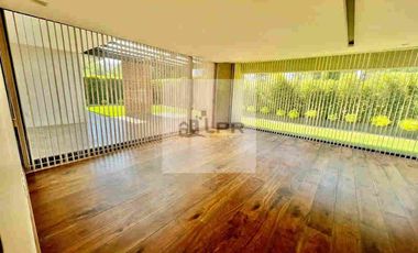 CASA EN VENTA EN PROVIDENCIA, MODERNA, FINOS ACABADOS, AMPLIOS ESPACIOS