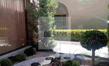 CASA EN VENTA EN PROVIDENCIA, MODERNA, FINOS ACABADOS, AMPLIOS ESPACIOS