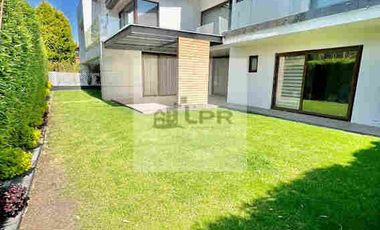 CASA EN VENTA EN PROVIDENCIA, MODERNA, FINOS ACABADOS, AMPLIOS ESPACIOS