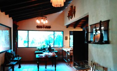 Casa de una en fraccionamiento privado a 30 minutos de Morelia, 2 recámaras, 1 baño, amplio jardín