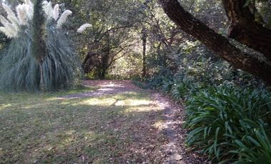 Casa de una en fraccionamiento privado a 30 minutos de Morelia, 2 recámaras, 1 baño, amplio jardín