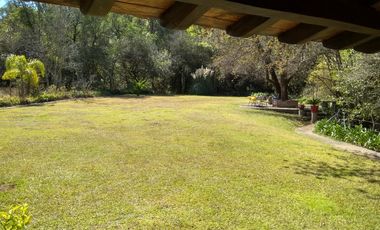 Casa de una en fraccionamiento privado a 30 minutos de Morelia, 2 recámaras, 1 baño, amplio jardín
