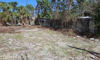 Se Renta Terreno de 1250 m2 Bardeado con Portón
