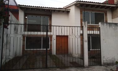 CASA EN VENTA UBICADA EN FRACCIONAMIENTO PILARES, METEPEC. ¡GRAN OPORUNIDAD DE PRECIO, ENTREGA INMEDIATA!