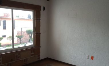 CASA EN VENTA UBICADA EN FRACCIONAMIENTO PILARES, METEPEC. ¡GRAN OPORUNIDAD DE PRECIO, ENTREGA INMEDIATA!