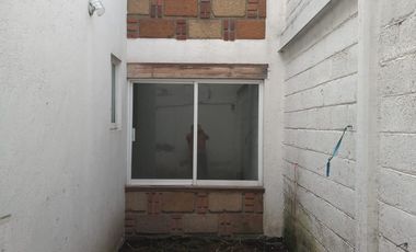 CASA EN VENTA UBICADA EN FRACCIONAMIENTO PILARES, METEPEC. ¡GRAN OPORUNIDAD DE PRECIO, ENTREGA INMEDIATA!
