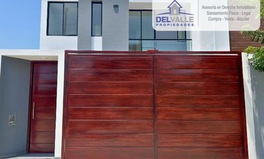 ¡El Hogar de tus Sueños está aquí! Casa de Estreno Con Piscina en Boulevard Park Plaza