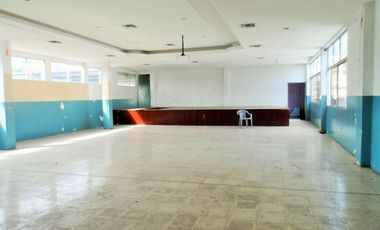 Venta edificacion comercial Norte de Guayaquil, varios ambientes, salon,patios.