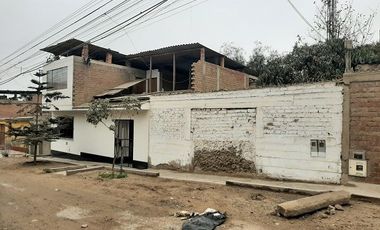 SE VENDE CASA DE 2 PISOS DE 372 m2 EN VILLA POETA JOSE GALVEZ