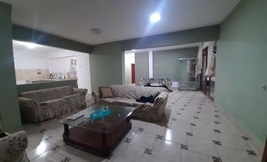SE VENDE CASA DE 2 PISOS DE 372 m2 EN VILLA POETA JOSE GALVEZ