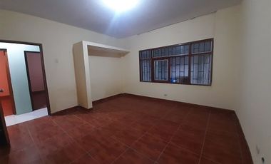 SE VENDE CASA DE 2 PISOS DE 372 m2 EN VILLA POETA JOSE GALVEZ