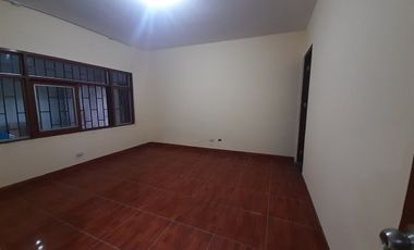 SE VENDE CASA DE 2 PISOS DE 372 m2 EN VILLA POETA JOSE GALVEZ