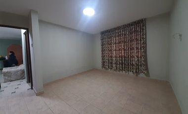 SE VENDE CASA DE 2 PISOS DE 372 m2 EN VILLA POETA JOSE GALVEZ