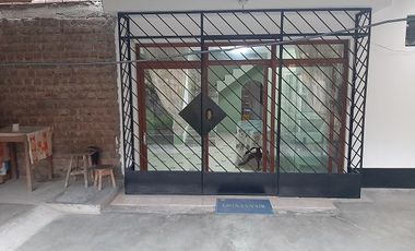 SE VENDE CASA DE 2 PISOS DE 372 m2 EN VILLA POETA JOSE GALVEZ