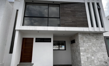 CASA EN VENTA EN BIO GRAND, JURIQUILLA