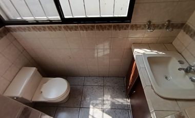Casa rentera de venta en Álamos Norte, conjunto cerrado, 4 parqueos.