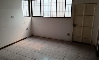 Casa rentera de venta en Álamos Norte, conjunto cerrado, 4 parqueos.