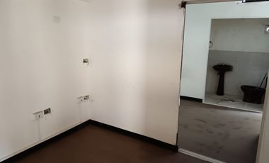 Casa rentera de venta en Álamos Norte, conjunto cerrado, 4 parqueos.