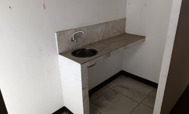 Casa rentera de venta en Álamos Norte, conjunto cerrado, 4 parqueos.