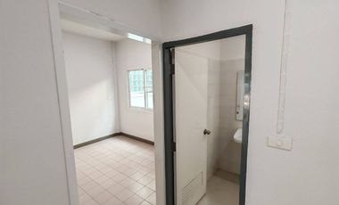 Fully Renovated ! ! !  2-Story Townhouse for Sale – Baan Fah Rangsit, Khlong 4 Land Size: 24 sq.w. | Usable Area: 120 sq.m. Ready to move in! Surround