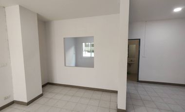 Fully Renovated ! ! !  2-Story Townhouse for Sale – Baan Fah Rangsit, Khlong 4 Land Size: 24 sq.w. | Usable Area: 120 sq.m. Ready to move in! Surround