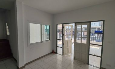 Fully Renovated ! ! !  2-Story Townhouse for Sale – Baan Fah Rangsit, Khlong 4 Land Size: 24 sq.w. | Usable Area: 120 sq.m. Ready to move in! Surround