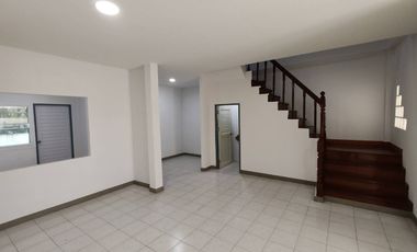 Fully Renovated ! ! !  2-Story Townhouse for Sale – Baan Fah Rangsit, Khlong 4 Land Size: 24 sq.w. | Usable Area: 120 sq.m. Ready to move in! Surround