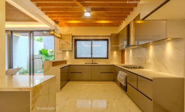 7BR HOUSE & LOT; MULTINATIONAL VILLAGE - PARANAQUE CITY - FOR SALE / FOR RENT