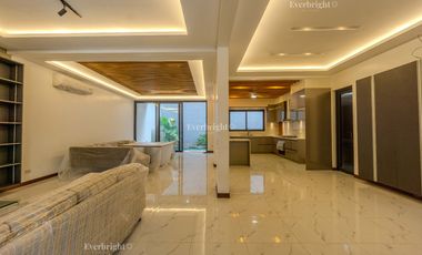 7BR HOUSE & LOT; MULTINATIONAL VILLAGE - PARANAQUE CITY - FOR SALE / FOR RENT