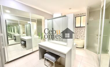 Modern Tropical Luxurious 4 Bedroom House with Pool in Mandaue City for Rent