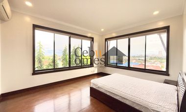 Modern Tropical Luxurious 4 Bedroom House with Pool in Mandaue City for Rent