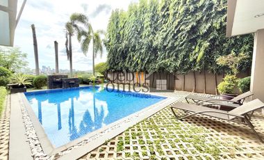 Modern Tropical Luxurious 4 Bedroom House with Pool in Mandaue City for Rent