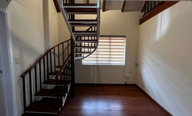 Casa de 5 dormitorios en venta entre la Av. Loja y Av. Remigio Crespo