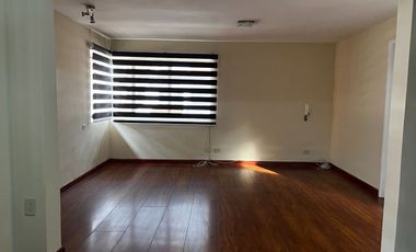 Casa de 5 dormitorios en venta entre la Av. Loja y Av. Remigio Crespo
