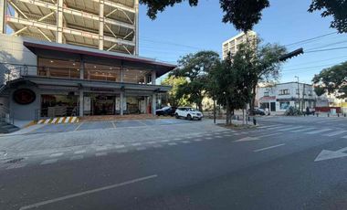 Local comercial en  esquina PLANTA ALTA