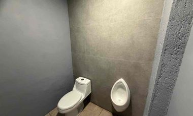 Local comercial en  esquina PLANTA ALTA