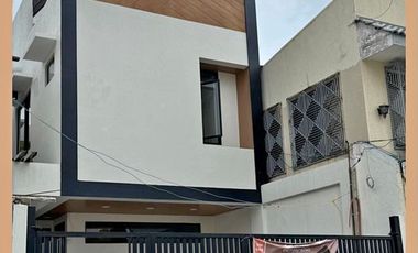 House and Lot in Moonwalk Paranaque
