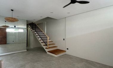 House and Lot in Moonwalk Paranaque