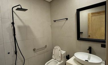 House and Lot in Moonwalk Paranaque