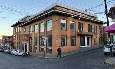 Avenida Álvaro Obregón 12, Uruapan Centro, Uruapan, Michoacán