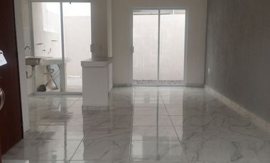 VENDO CASA EN PUENTE MORENO