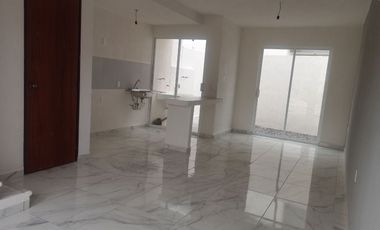 VENDO CASA EN PUENTE MORENO