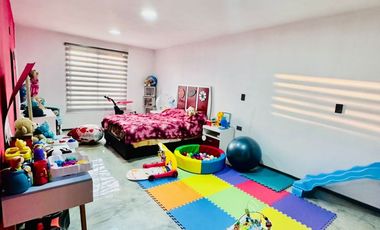 SE VENDE CASA CON 2 ACCESOS EN EL CENTRO DE IXTLAHUACA
